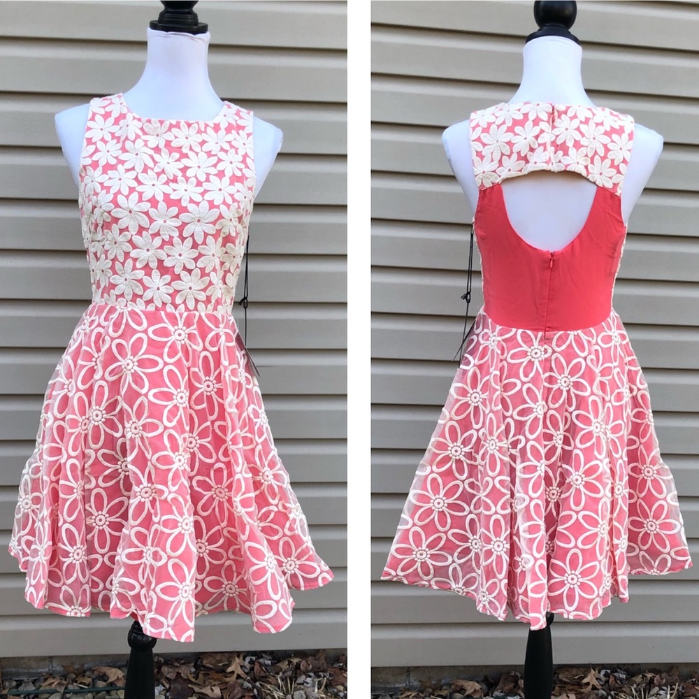 NWT Kaya & Sloane Monah Floral Fit & Flare Dress